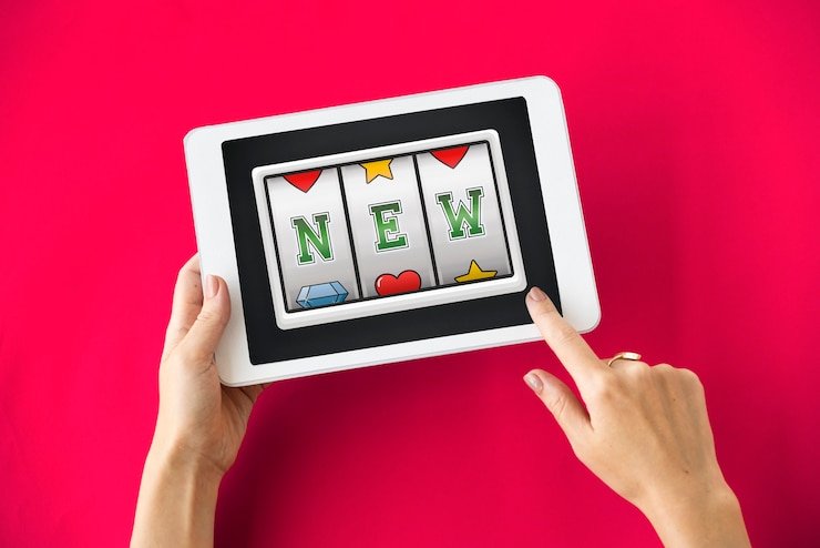 Kartu fitur opaltoto bertema ungu neon